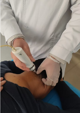 腰间盘突出腿疼腿麻超微针刀效果好